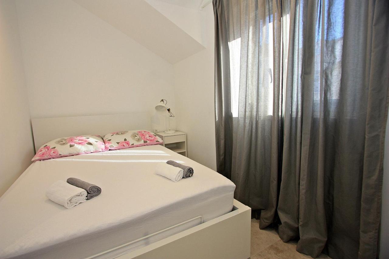 Apartman Ivana Supetar Extérieur photo