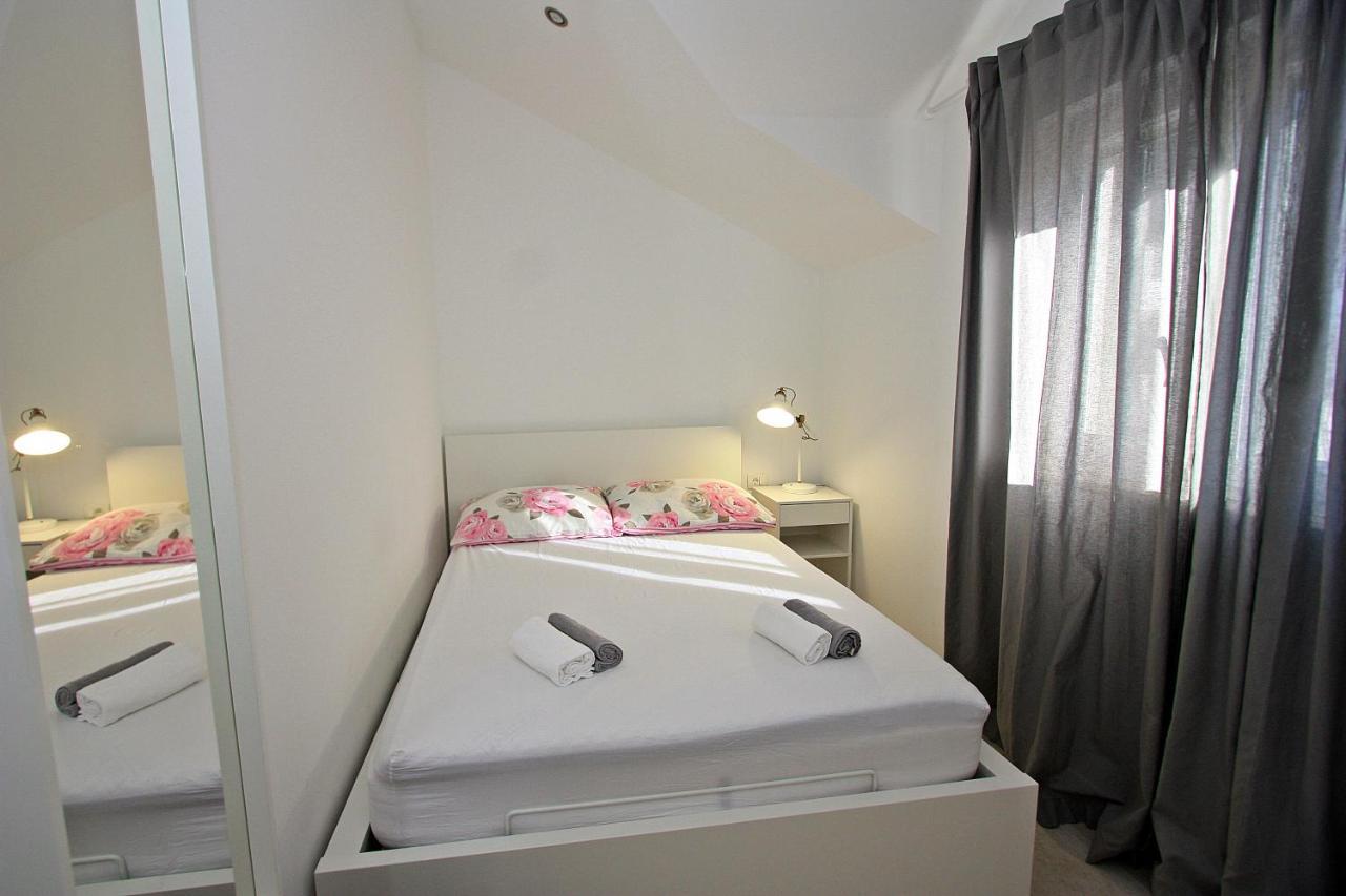 Apartman Ivana Supetar Extérieur photo